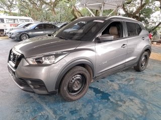 NISSAN KICKS S DRCT CVT Frente Motorista