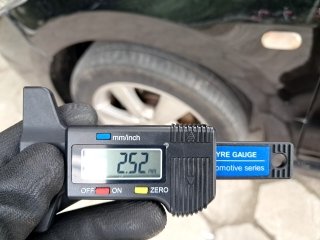 NISSAN TIIDA 18SL FLEX Pneu dianteiro esq.