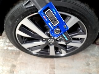 NISSAN VERSA EXCL CVT Pneu traseiro dir.