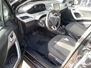 PEUGEOT 2008 ALLURE PK Porta e interior motorista
