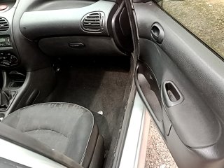 PEUGEOT 206 14 PRESEN FX Porta e interior passageiro