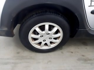PEUGEOT 207 ESCAPADE Pneu traseiro dir.