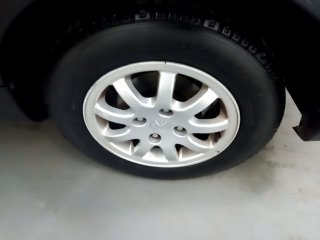 PEUGEOT 207 ESCAPADE Pneu traseiro esq.