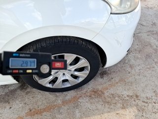 PEUGEOT 208 ACTIVE Pneu dianteiro dir.