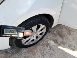 PEUGEOT 208 ACTIVE Pneu dianteiro esq.