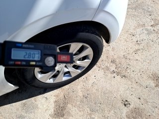 PEUGEOT 208 ACTIVE Pneu traseiro esq.