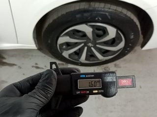 PEUGEOT 208 LIKE PK MT Pneu dianteiro dir.