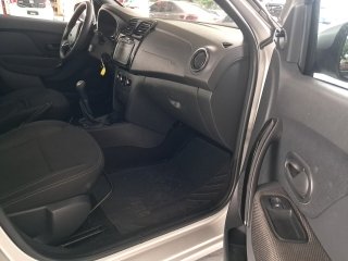 Porta e interior passageiro