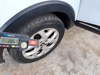 RENAULT CAPTUR ZEN 16A Pneu dianteiro esq.