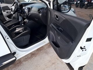 RENAULT CAPTUR ZEN 16A Porta e interior passageiro