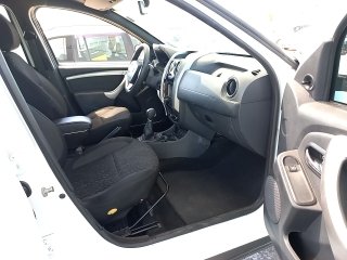 RENAULT DUSTER 16 A CVT Porta e interior passageiro