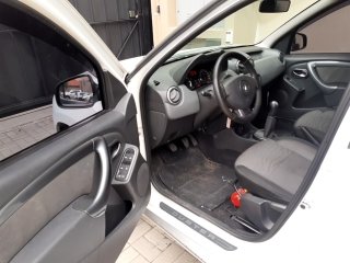 RENAULT DUSTER 16 D 4X2 Porta e interior motorista