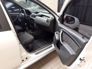 RENAULT DUSTER 16 D 4X2 Porta e interior passageiro