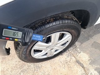RENAULT KWID INTENS 2 Pneu traseiro dir.