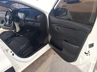 RENAULT KWID INTENS 2 Porta e interior passageiro