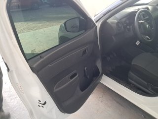 RENAULT KWID LIFE 10MT Porta e interior motorista