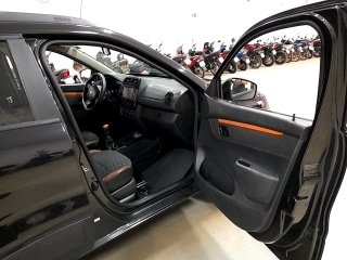 RENAULT KWID OUTSID 10MT Porta e interior passageiro