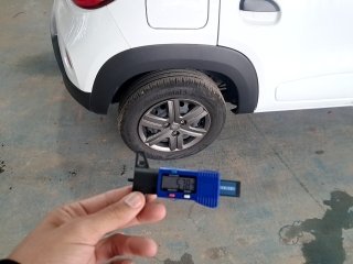 RENAULT KWID PORTO FURG Pneu traseiro esq.