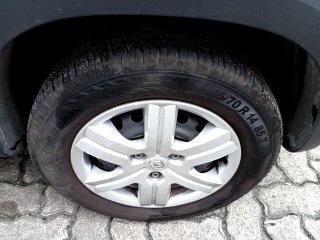 RENAULT KWID ZEN 10MT 1 4p Pneu dianteiro dir.