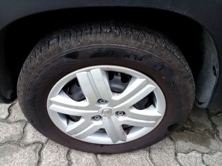 RENAULT KWID ZEN 10MT 1 4p Pneu dianteiro esq.