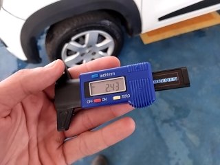 RENAULT KWID ZEN 10MT Pneu dianteiro dir.