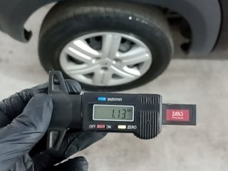 RENAULT KWID ZEN 10MT Pneu traseiro dir.