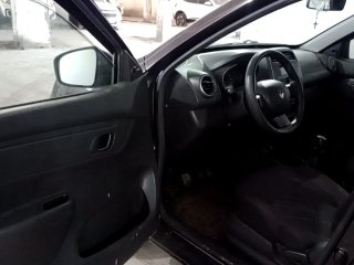 RENAULT KWID ZEN 10MT Porta e interior motorista