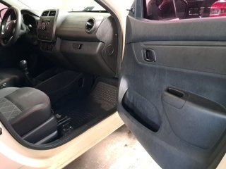 RENAULT KWID ZEN 10MT Porta e interior passageiro