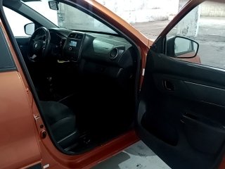 RENAULT KWID ZEN 10MT Porta e interior passageiro