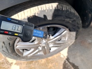 RENAULT KWID ZEN 2 Pneu dianteiro esq.