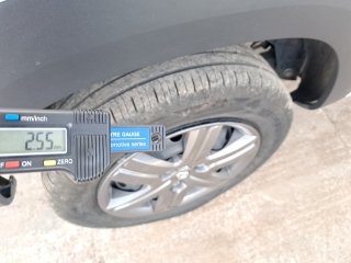 RENAULT KWID ZEN 2 Pneu traseiro dir.