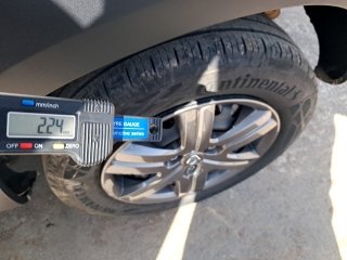 RENAULT KWID ZEN 2 Pneu traseiro esq.