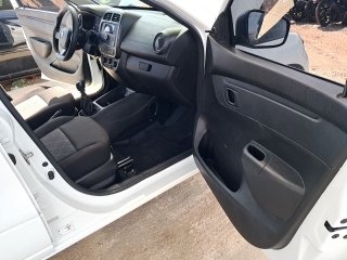 RENAULT KWID ZEN 2 Porta e interior passageiro