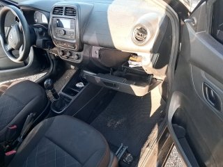 RENAULT KWID ZEN 2 Porta e interior passageiro