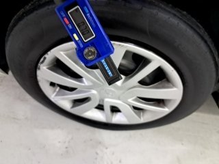 RENAULT LOGAN AUTH 10 Pneu dianteiro esq.