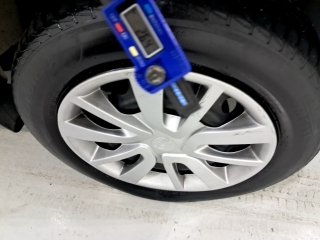 RENAULT LOGAN AUTH 10 Pneu traseiro esq.