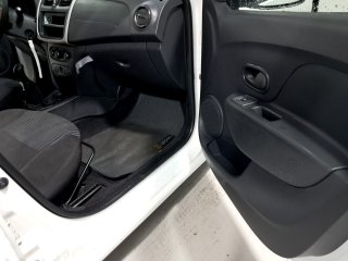 RENAULT LOGAN AUTH 10 Porta e interior passageiro