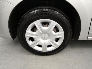 RENAULT LOGAN AUTH 1016V Pneu dianteiro esq.