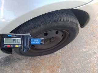 RENAULT LOGAN EXP 1016V Pneu dianteiro dir.