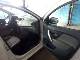 RENAULT LOGAN EXP 16 SCE Porta e interior passageiro