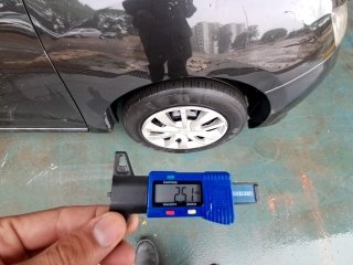 RENAULT LOGAN EXPR 10 Pneu dianteiro dir.