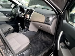 RENAULT LOGAN EXPR 10 Porta e interior passageiro