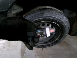RENAULT LOGAN EXPR 1016V Pneu traseiro dir.