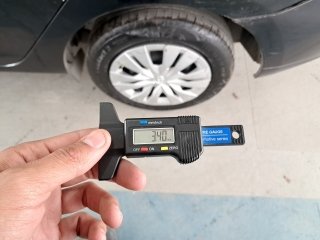 RENAULT LOGAN LIFE10MT Pneu traseiro dir.