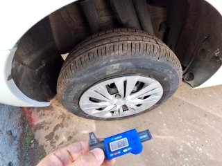 RENAULT LOGAN LIFE10MT Pneu traseiro dir.