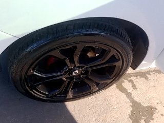 RENAULT SANDERO DYNA 16R Pneu dianteiro esq.