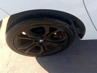 RENAULT SANDERO DYNA 16R Pneu traseiro dir.