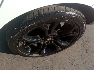 RENAULT SANDERO DYNA 16R Pneu traseiro esq.