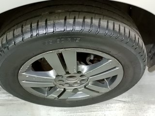 RENAULT SANDERO EXP 16 Pneu dianteiro dir.