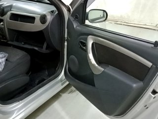 RENAULT SANDERO EXP 16 Porta e interior passageiro
